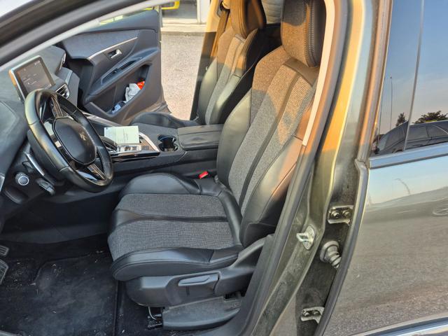 PEUGEOT 5008 usata, con Cerchi in lega