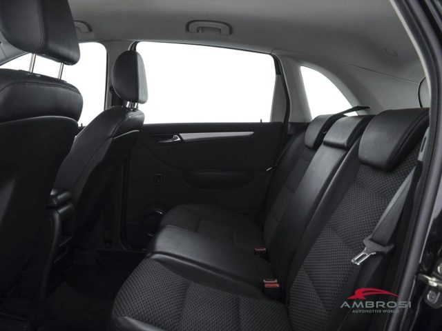 MERCEDES-BENZ B 180 usata 9