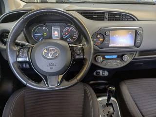 TOYOTA Yaris usata, con Sistema di navigazione