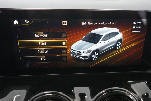 MERCEDES-BENZ GLA 180 usata, con Bracciolo