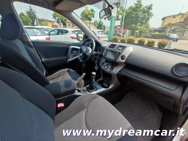 TOYOTA RAV 4 usata, con Controllo automatico clima