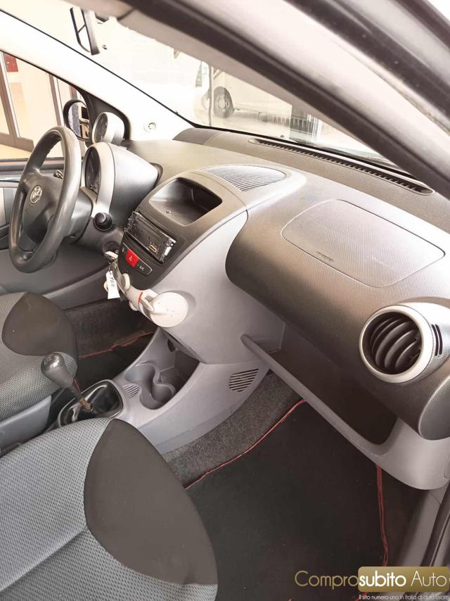 TOYOTA Aygo usata 18