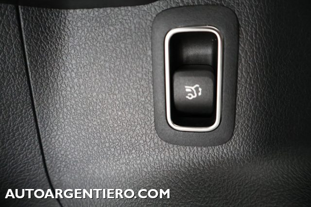 MERCEDES-BENZ GLA 180 usata, con Climatizzatore