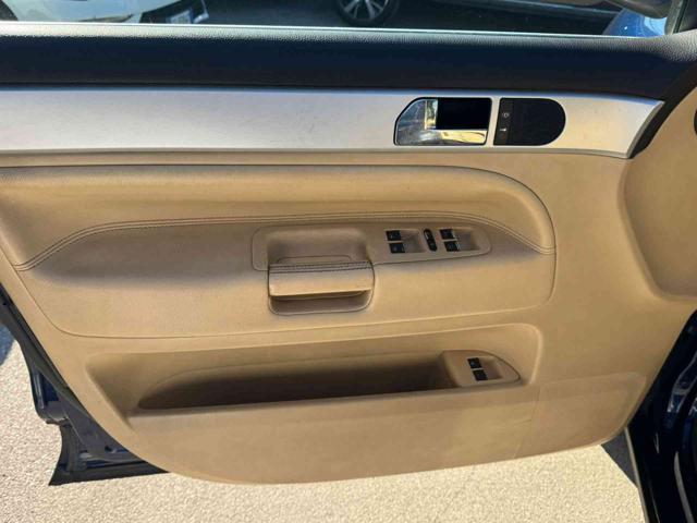 VOLKSWAGEN Touareg usata, con Autoradio