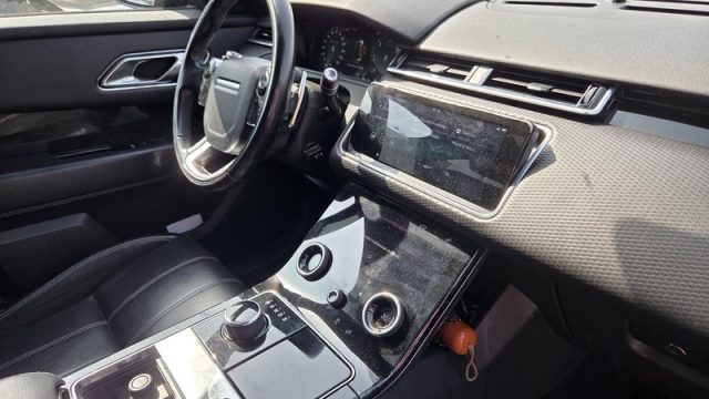 LAND ROVER Range Rover Velar usata, con Autoradio