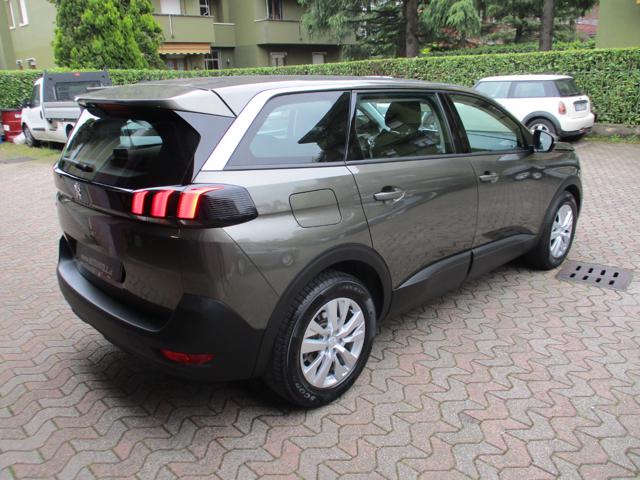 PEUGEOT 5008 usata, con Autoradio