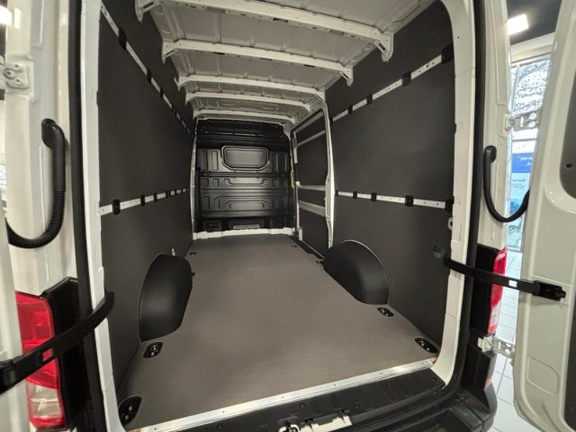 VOLKSWAGEN Crafter usata, con Sensori di parcheggio posteriori
