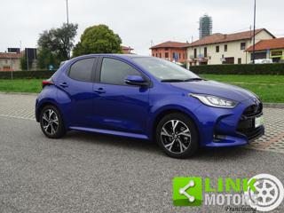 TOYOTA Yaris usata, con Fari LED