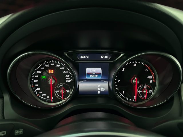 MERCEDES-BENZ CLA 200 usata, con Chiusura centralizzata