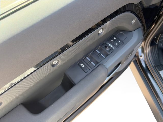 LAND ROVER Defender usata, con Controllo trazione