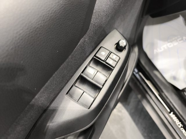 TOYOTA Yaris Cross usata, con Controllo automatico clima