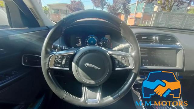 JAGUAR XE usata, con Controllo trazione