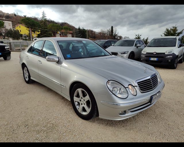 MERCEDES-BENZ E 280 usata, con Controllo trazione