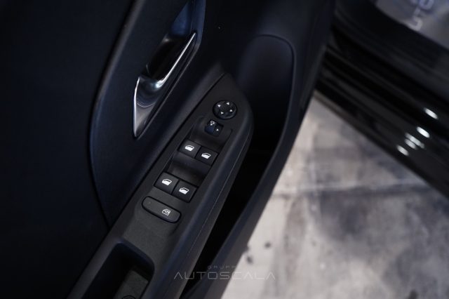 OPEL Corsa usata, con Autoradio