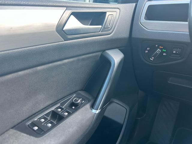 VOLKSWAGEN Touran usata, con Controllo automatico clima
