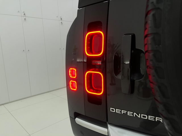 LAND ROVER Defender usata, con Controllo automatico clima
