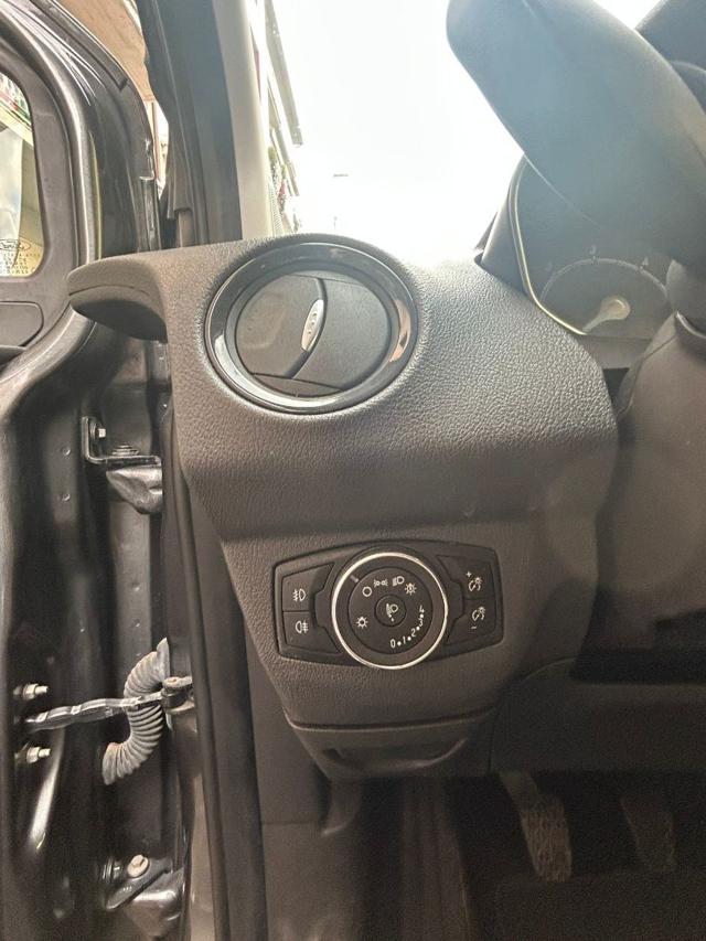 FORD Tourneo Courier usata, con Sistema di navigazione