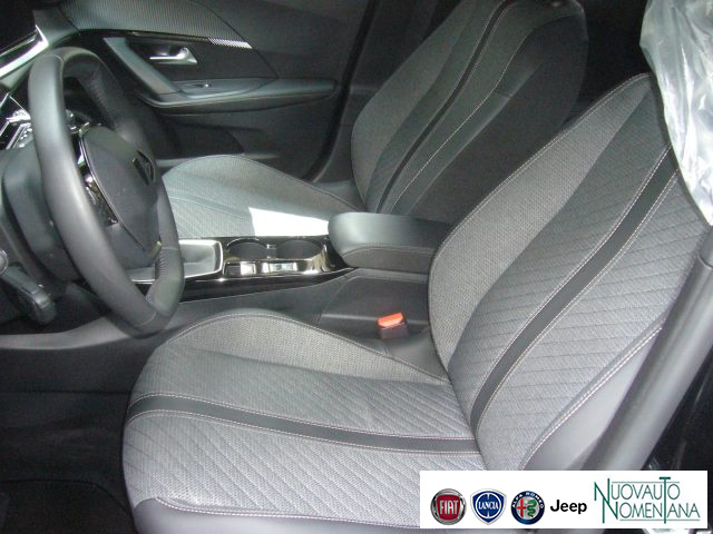 PEUGEOT 2008 usata, con Sedile posteriore sdoppiato
