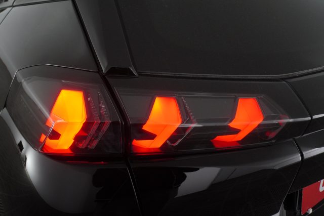 PEUGEOT 2008 usata 10