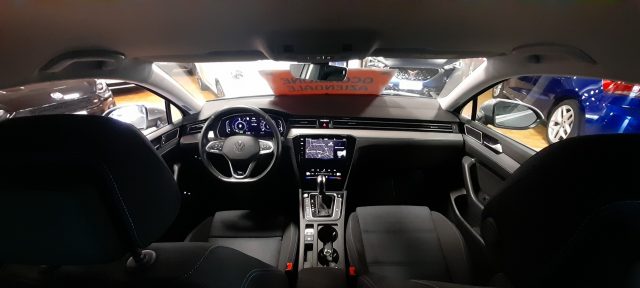 VOLKSWAGEN Passat usata 40