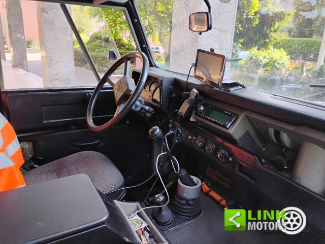 LAND ROVER Defender usata 8