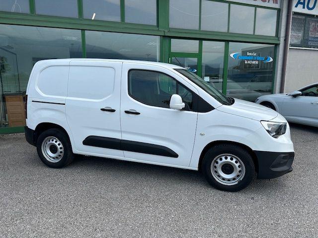 OPEL Combo usata, con Autoradio