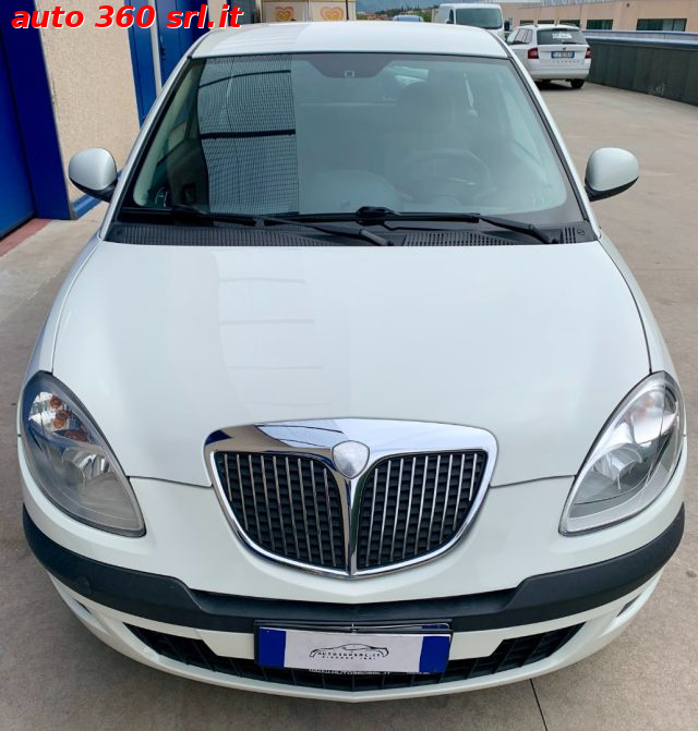 LANCIA Ypsilon usata, con Airbag