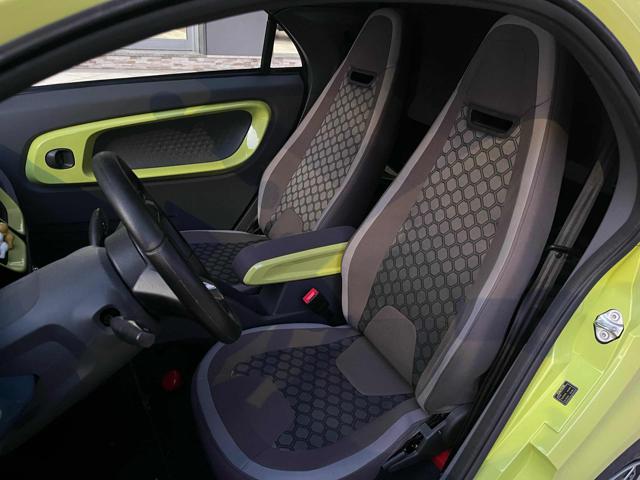 XEV Yoyo usata, con Bluetooth