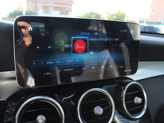 MERCEDES-BENZ GLC 300 usata, con Autoradio digitale