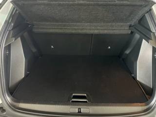 PEUGEOT 2008 usata, con Sistema di navigazione