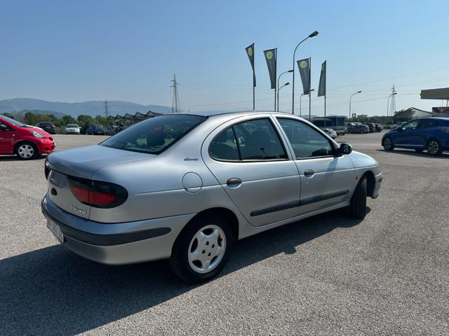 RENAULT Megane usata, con Autoradio