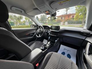 PEUGEOT 2008 usata, con Volante in pelle