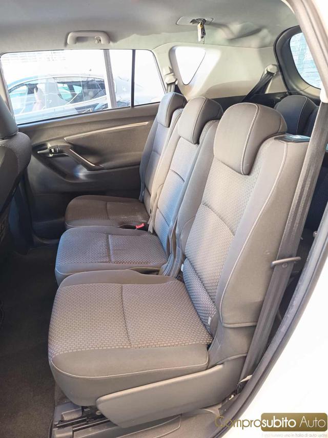 TOYOTA Verso usata 24