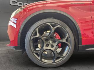 ALFA ROMEO Stelvio usata, con Specchietti laterali elettrici