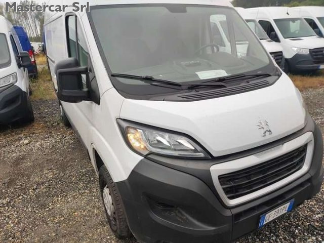 PEUGEOT Boxer usata, con Airbag