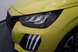 PEUGEOT 208 usata, con Apple CarPlay
