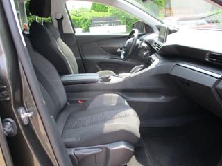 PEUGEOT 5008 usata, con Sedile posteriore sdoppiato