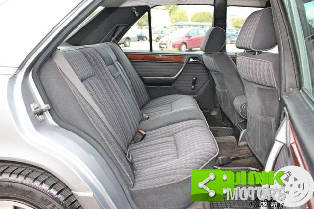 MERCEDES-BENZ E 200 usata 8