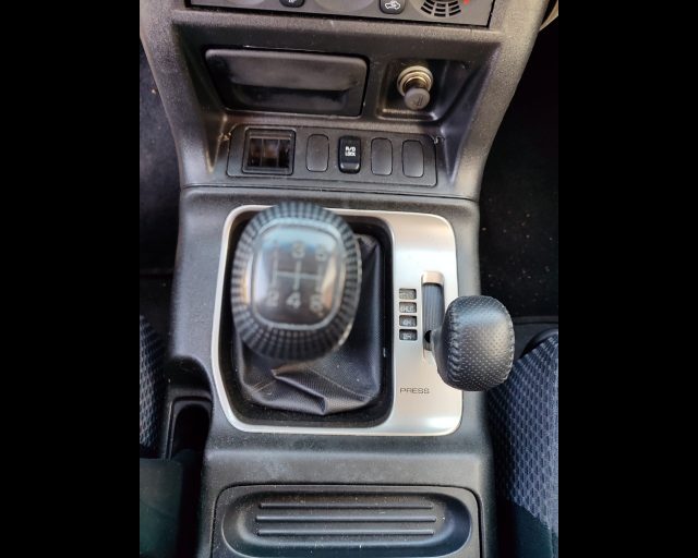 MITSUBISHI Pajero usata 20