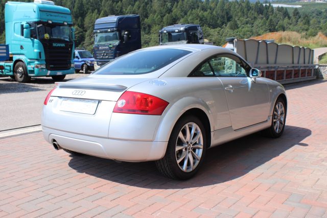 AUDI TT usata, con Autoradio