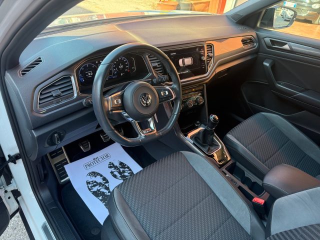 VOLKSWAGEN T-Roc usata, con Autoradio