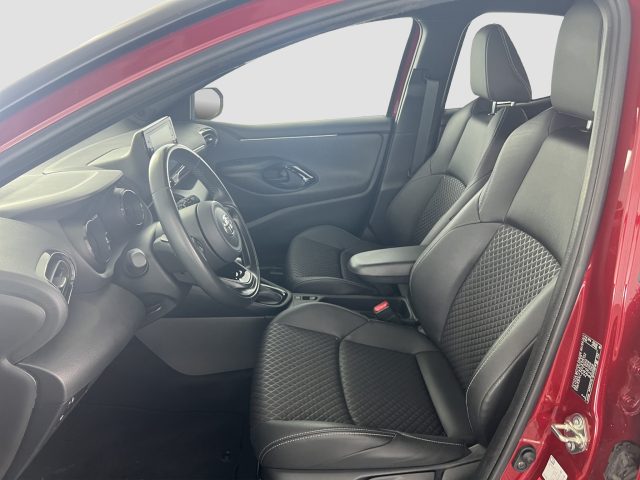 TOYOTA Yaris usata 8