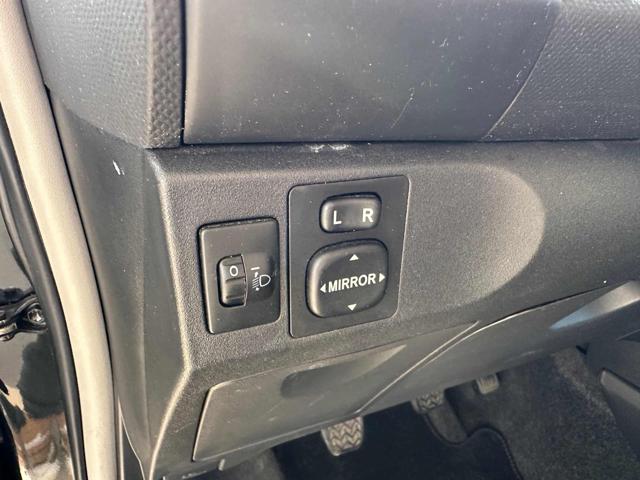 TOYOTA Yaris usata 34