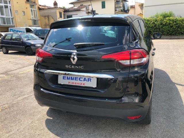 RENAULT Scenic usata, con Sensori di parcheggio posteriori
