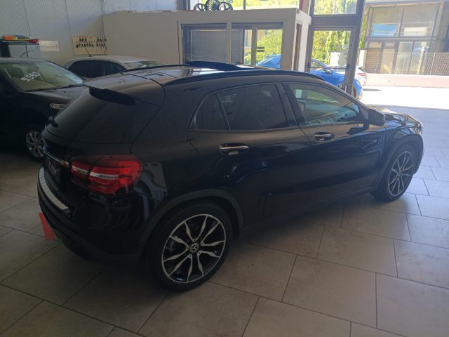 MERCEDES-BENZ GLA 200 usata, con Alzacristalli elettrici