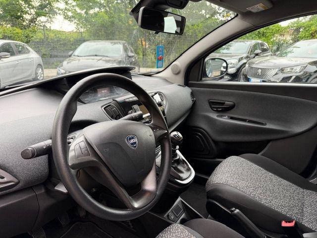 LANCIA Ypsilon usata, con ESP