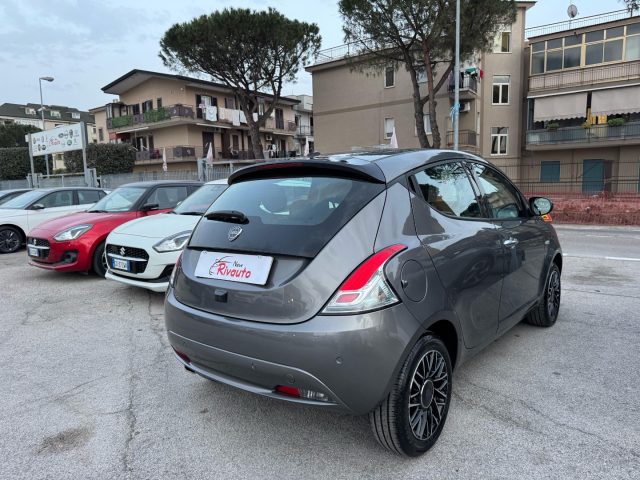LANCIA Ypsilon usata, con Autoradio