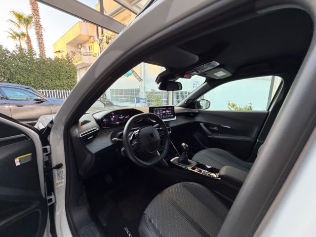 PEUGEOT 2008 usata, con Apple CarPlay