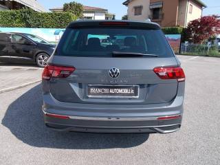 VOLKSWAGEN Tiguan usata, con Autoradio