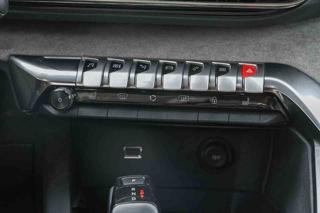 PEUGEOT 3008 usata, con Fendinebbia